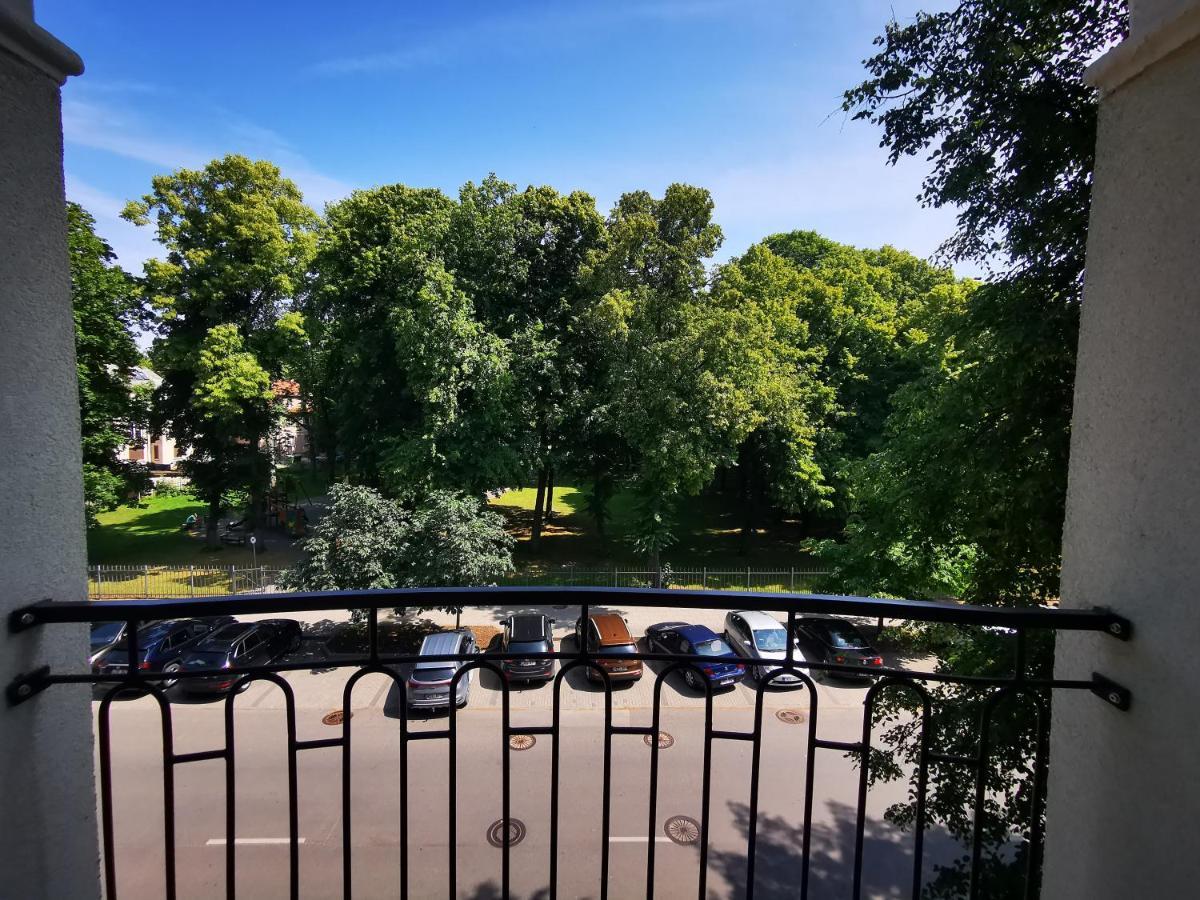 Orange Studio With Balcony Appartement Klaipėda Buitenkant foto